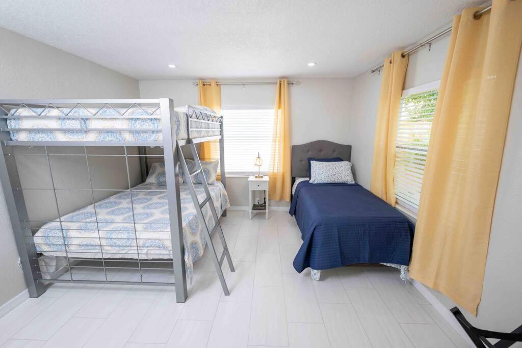 Beautiful House, Walking Distance To Stadium Tampa Exterior photo