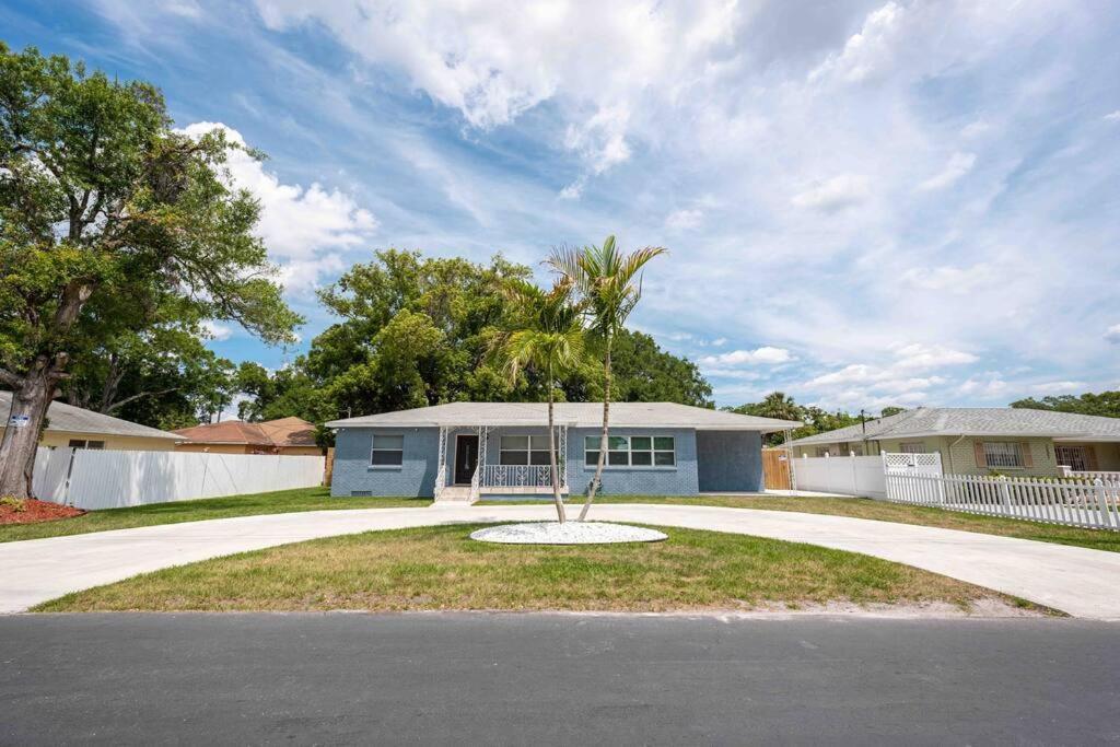 Beautiful House, Walking Distance To Stadium Tampa Exterior photo