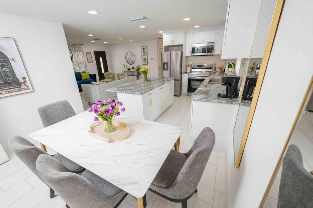 Beautiful House, Walking Distance To Stadium Tampa Exterior photo
